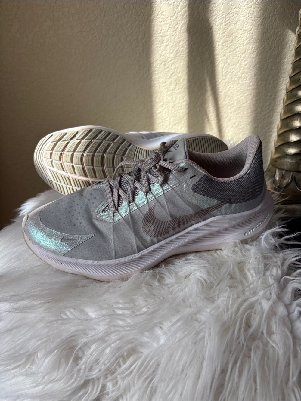 Nike Winflo Women's Light Gray Iridescent Training Shoes Size 10